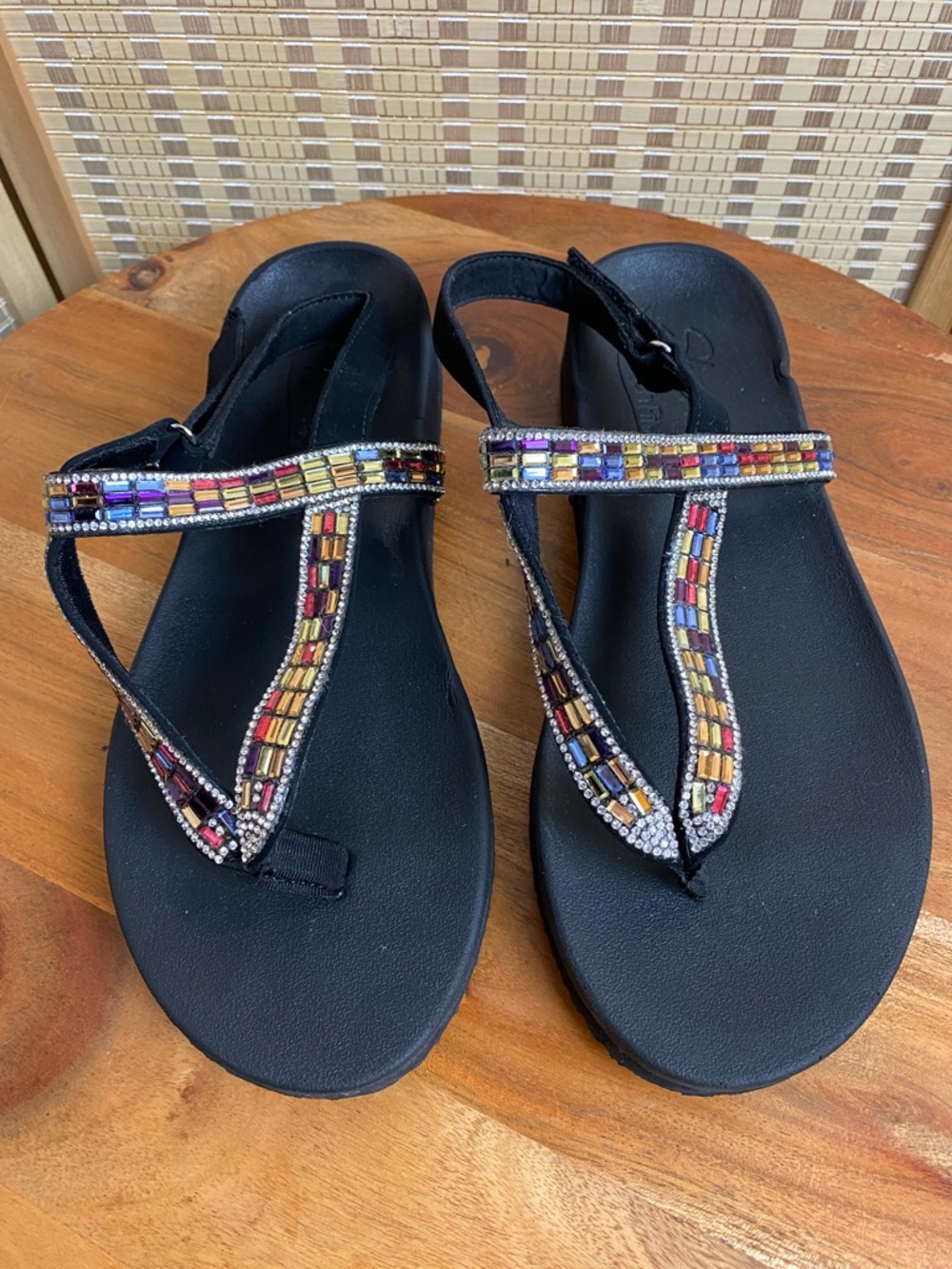 Sketchers Woman’s 9 Arch Fit Cali Meditation - Fancy Love Thong Strap Sandals